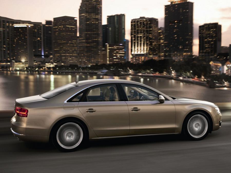  Audi A8 4.2 FSI Quattro (D4) 2010 года  (WW) (фото 6 из 30)
